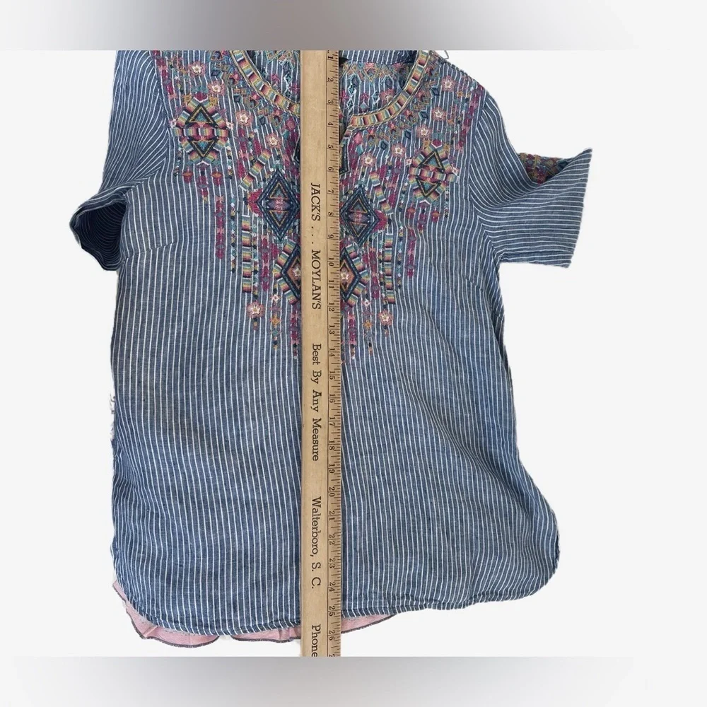John.Mark V-neck, pullover, top size small embroidered front back and sleeves - Picture 11 of 11